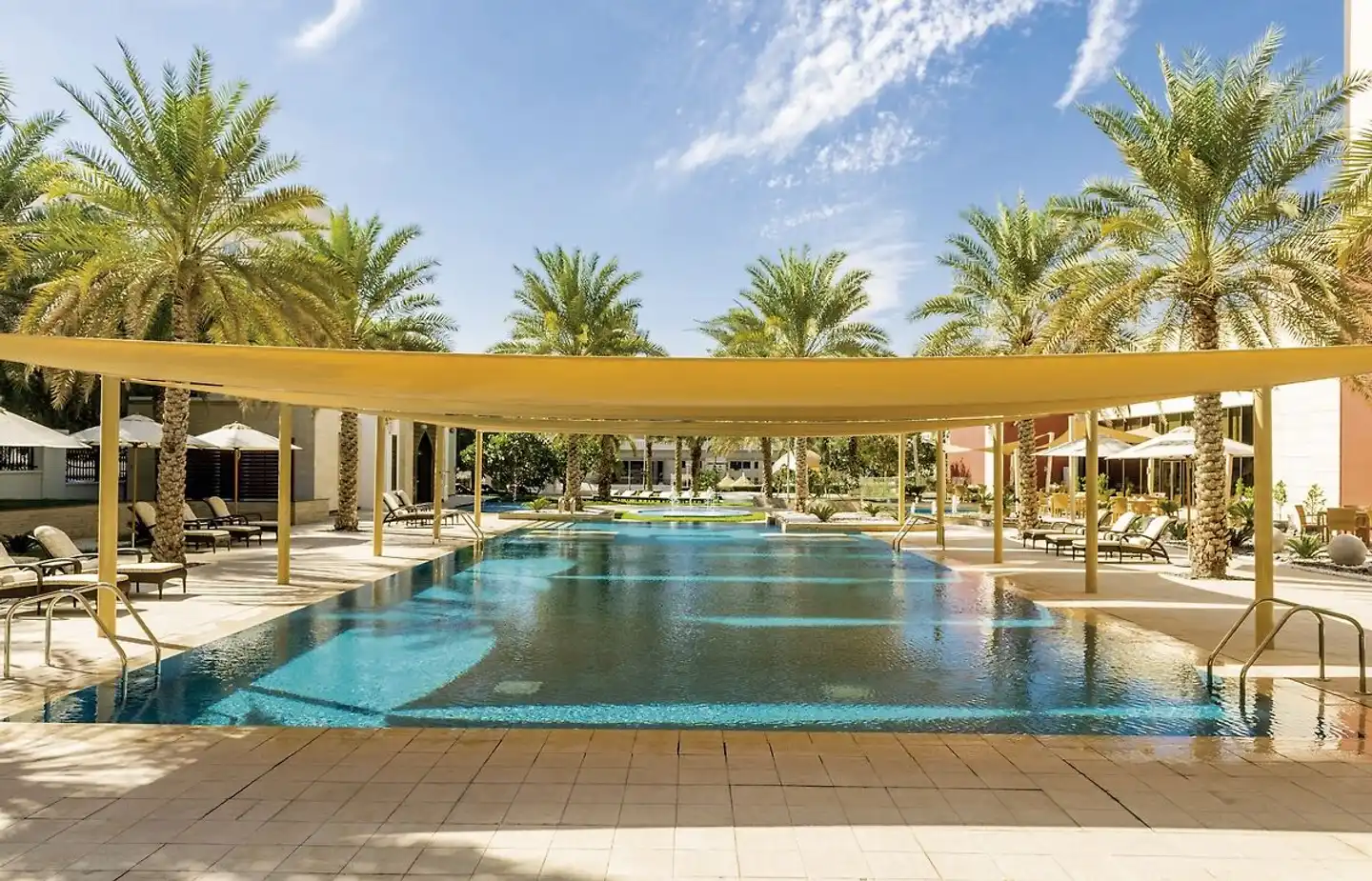 Sheraton Hotel Muscat Pool