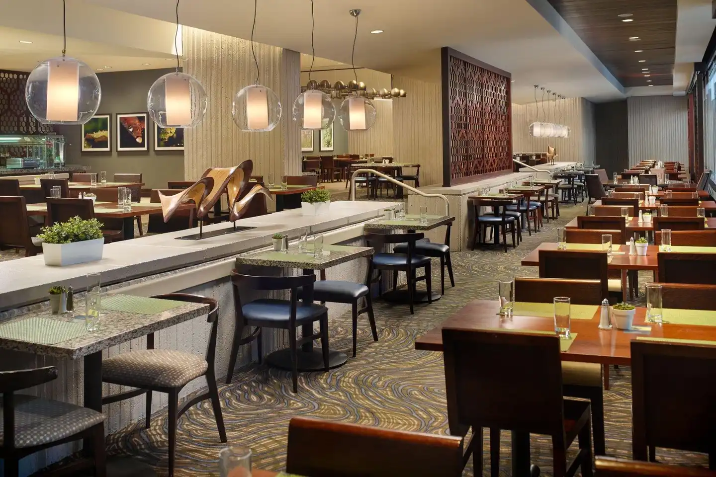 The Westin Peachtree Plaza Bar