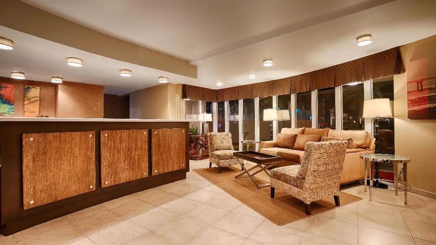 Best Western Plus Suites Hotel Coronado Island Lobby