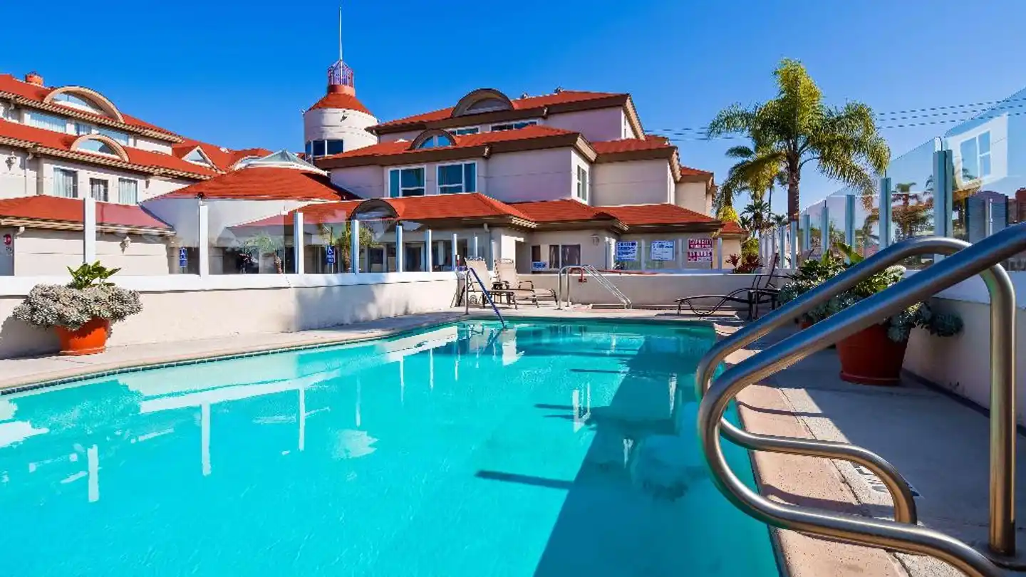 Best Western Plus Suites Hotel Coronado Island Pool