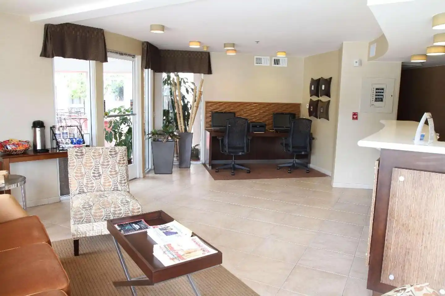 Best Western Plus Suites Hotel Coronado Island Lobby