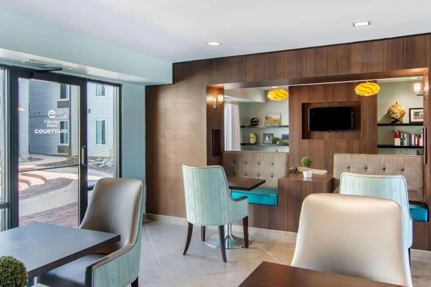 Clarion Inn & Suites Atlanta Downtown Bar