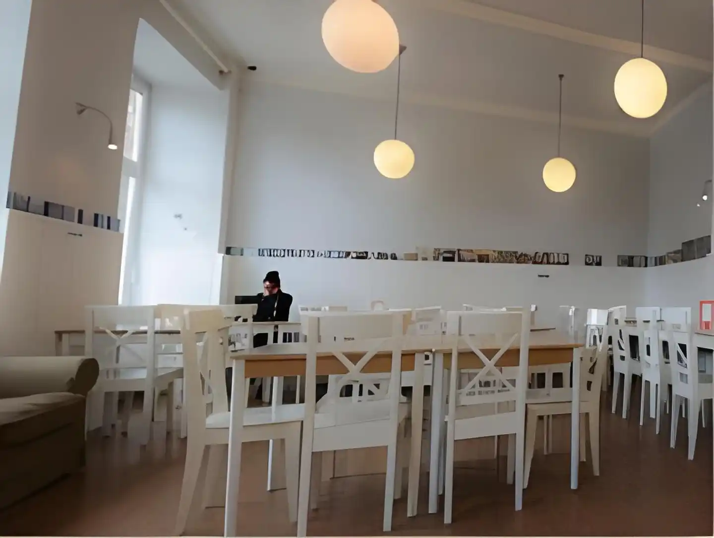 HappyGoLucky Hotel + Hostel Bar