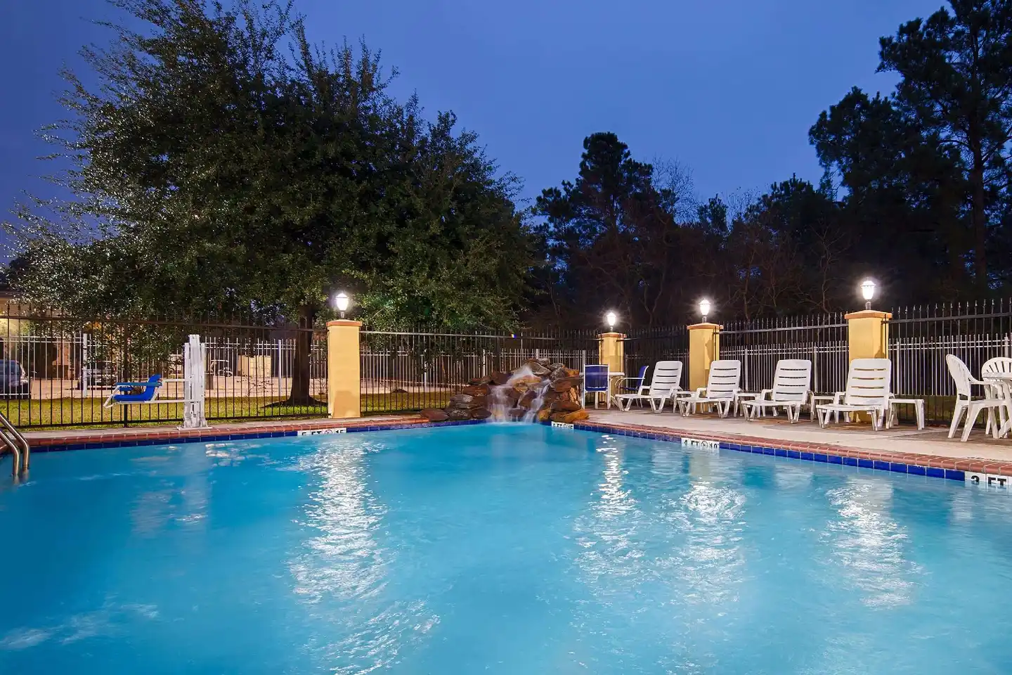 Best Western Plus Sam Houston Inn & Suites Pool