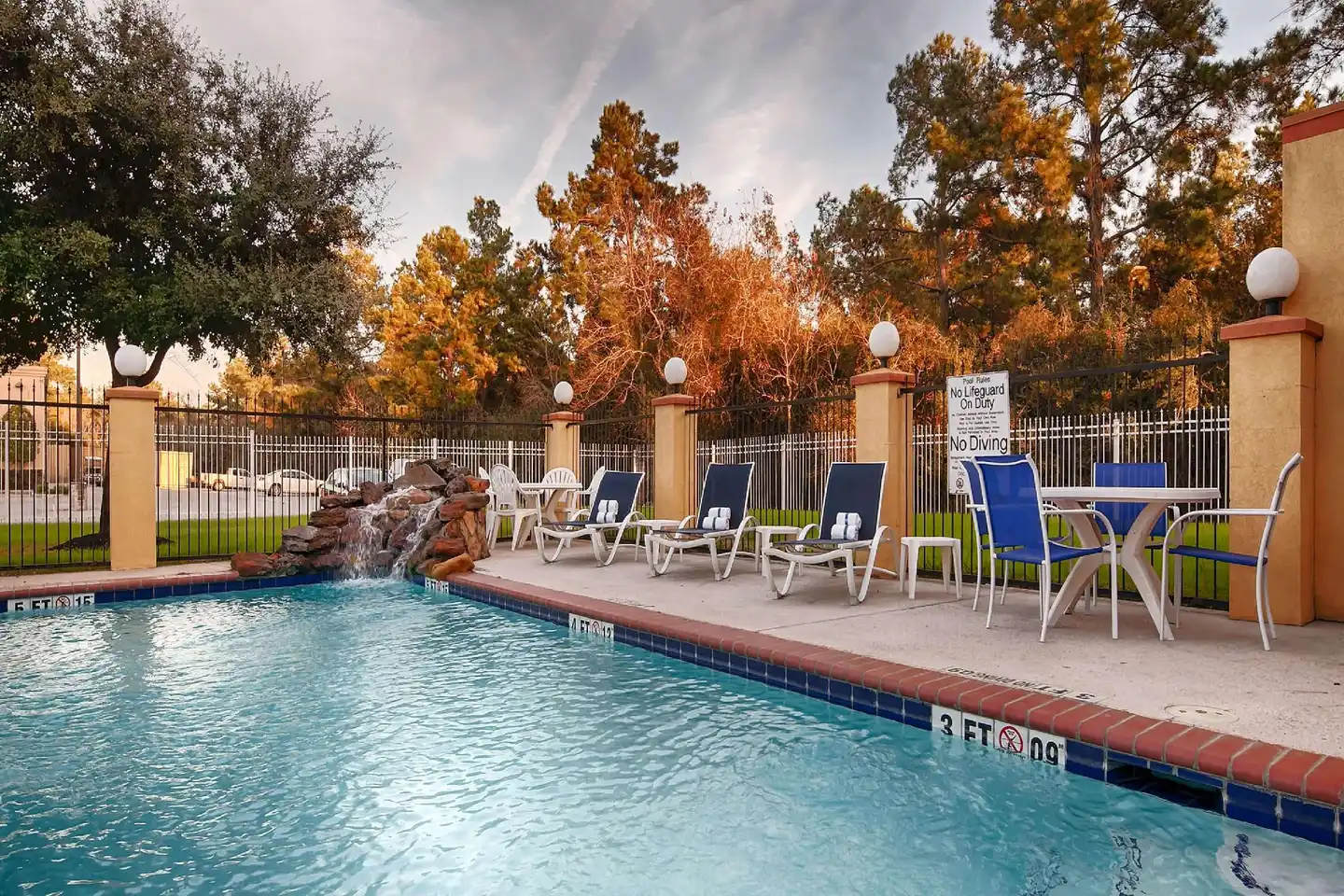 Best Western Plus Sam Houston Inn & Suites Pool