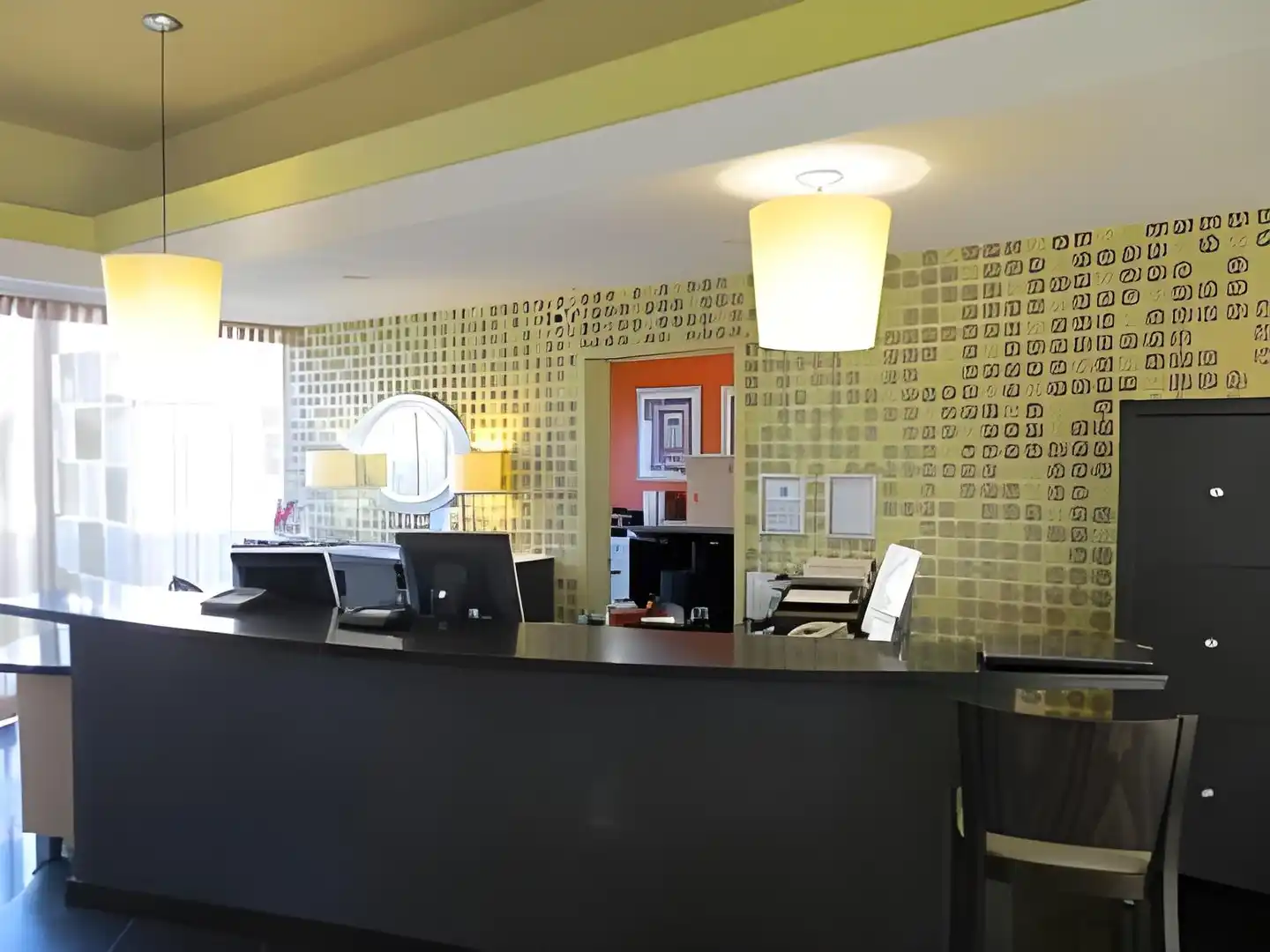 7 Springs Inn & Suites Lobby