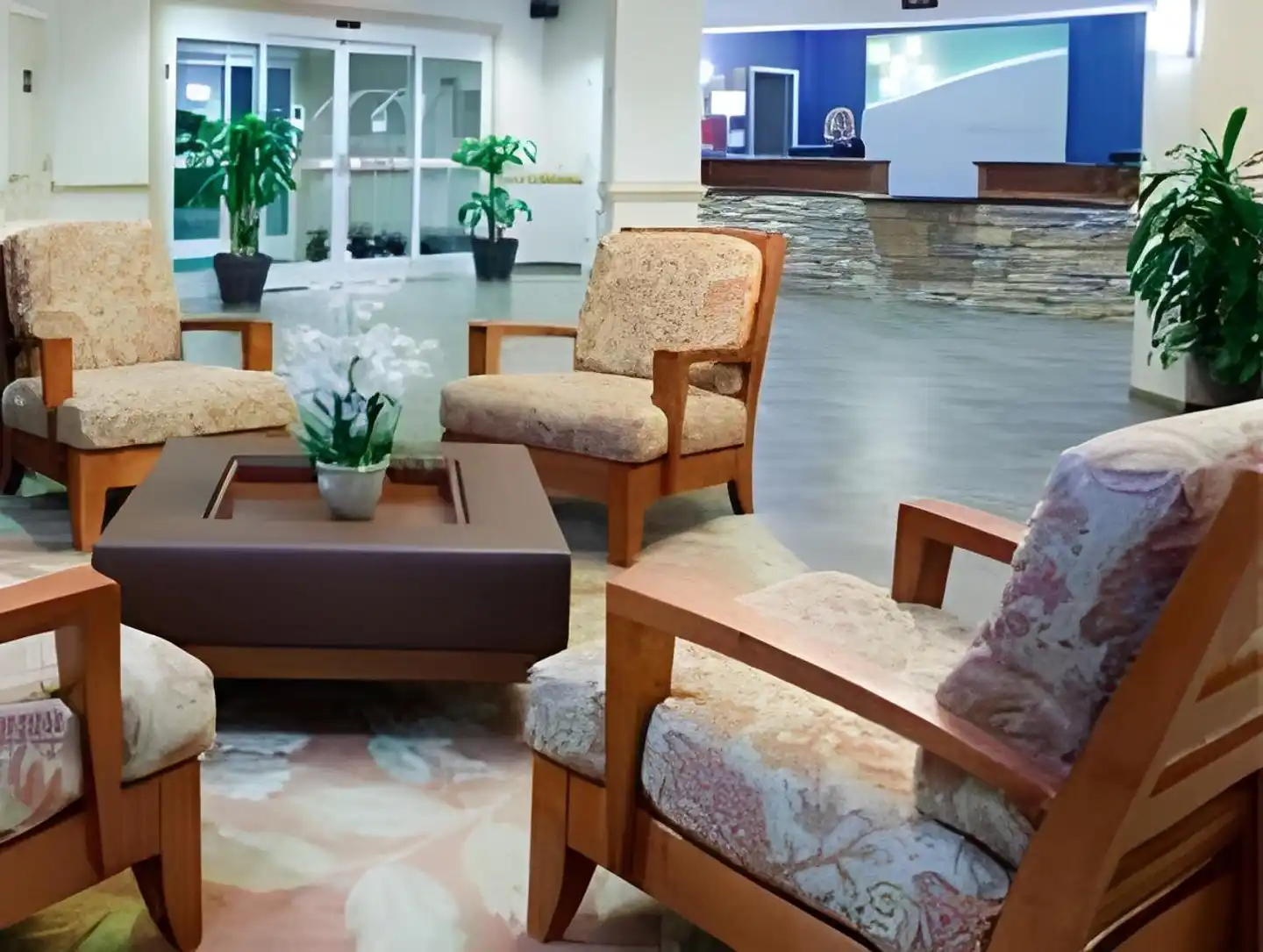Holiday Inn & Suites Asheville Downtown Lobby