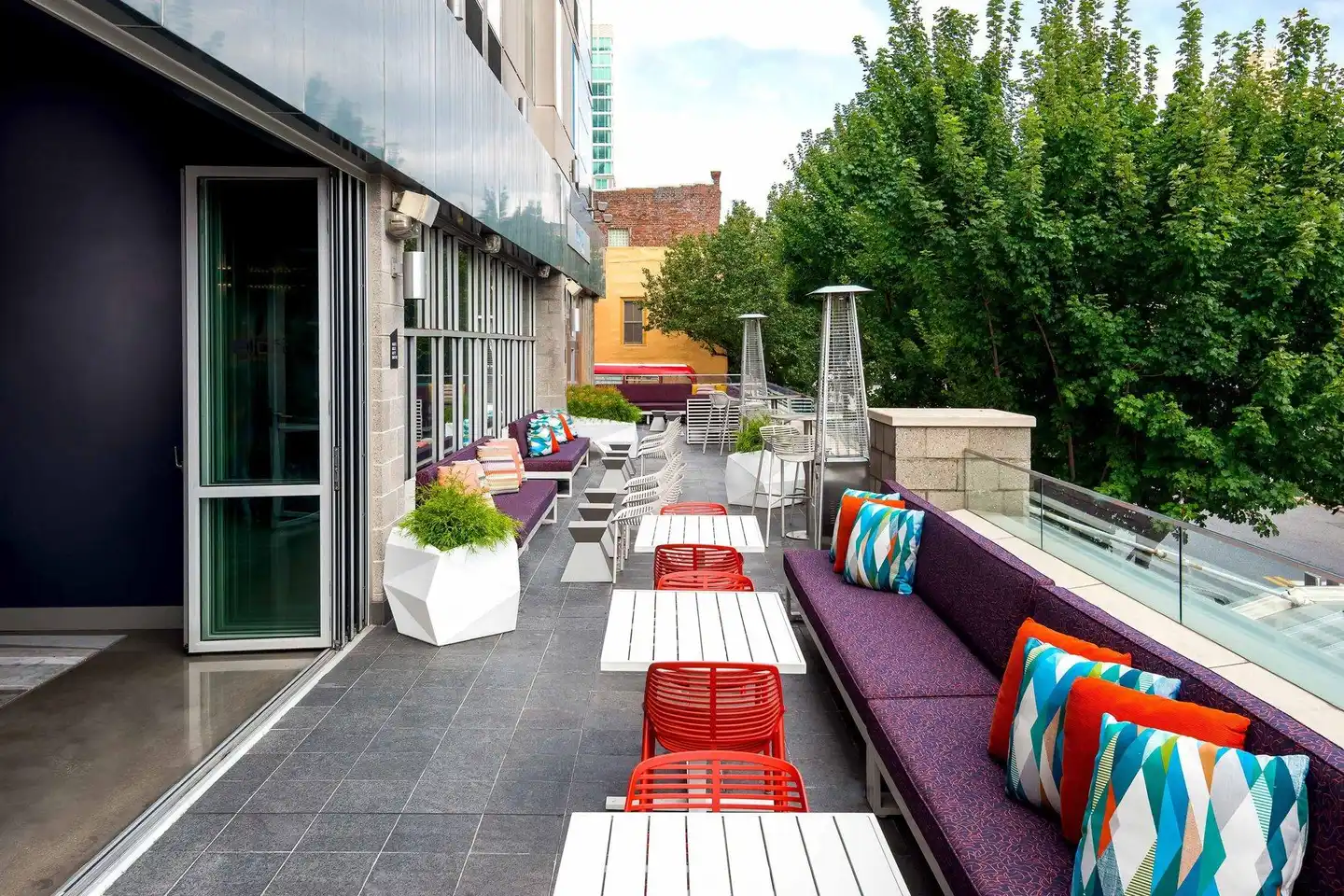 Aloft Asheville Downtown Terrasse