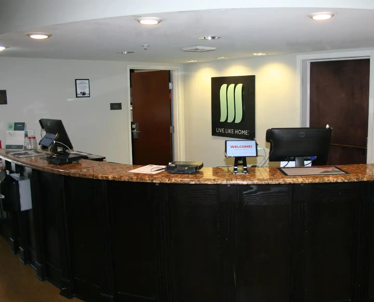 MainStay Suites Camp Lejeune Bar