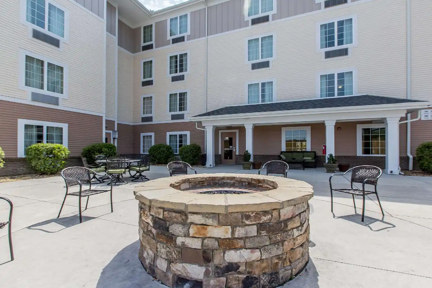 MainStay Suites Camp Lejeune Aussenansicht