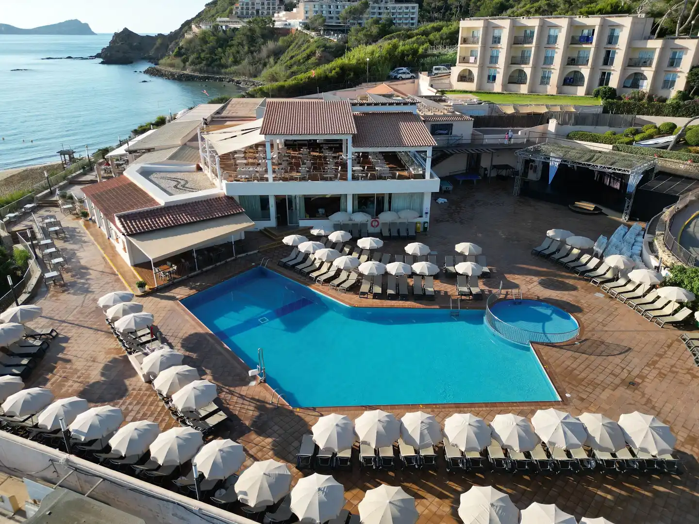 Invisa Cala Blanca POOL