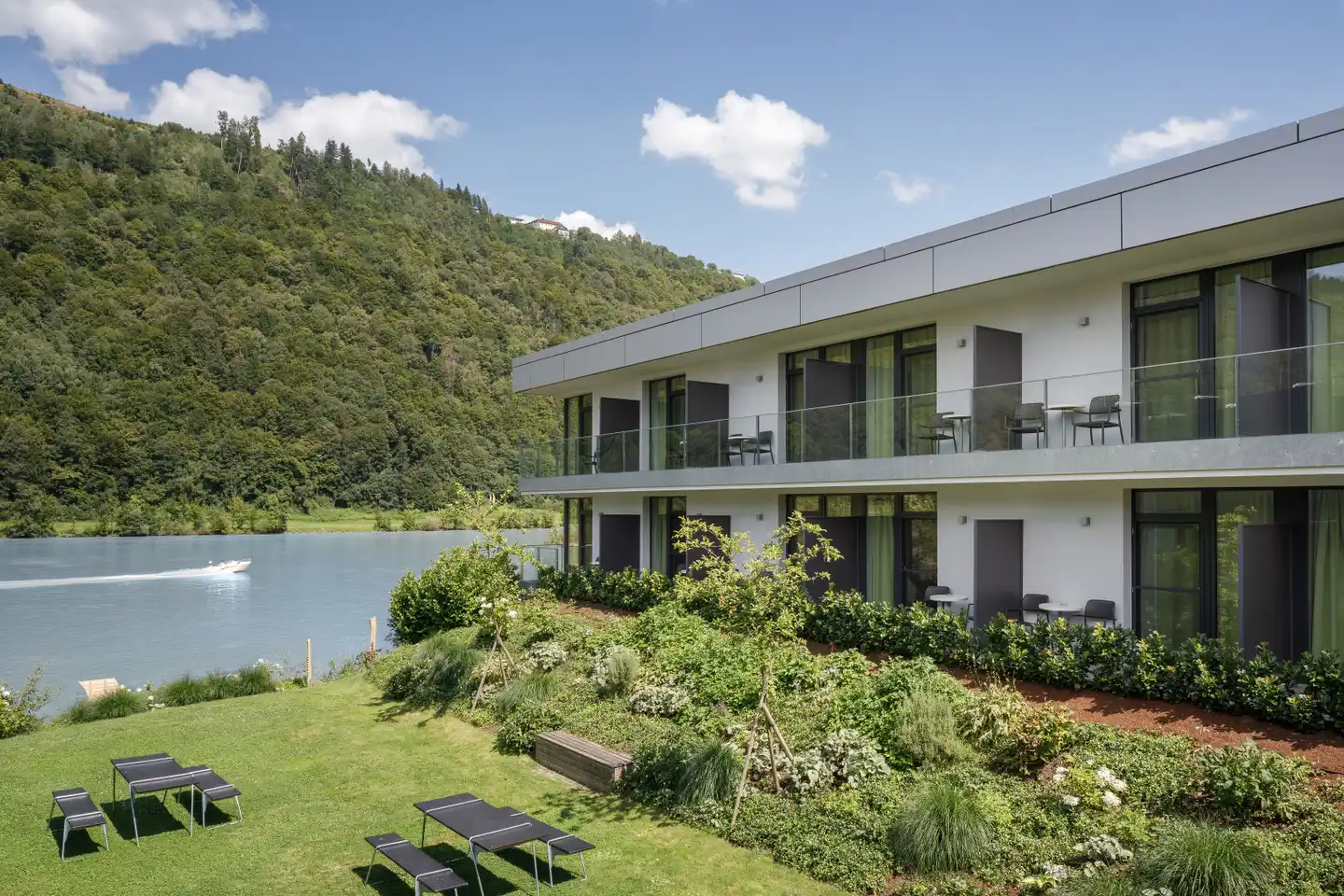 Wesenufer - Hotel & Seminarkultur an der Donau Aussenansicht