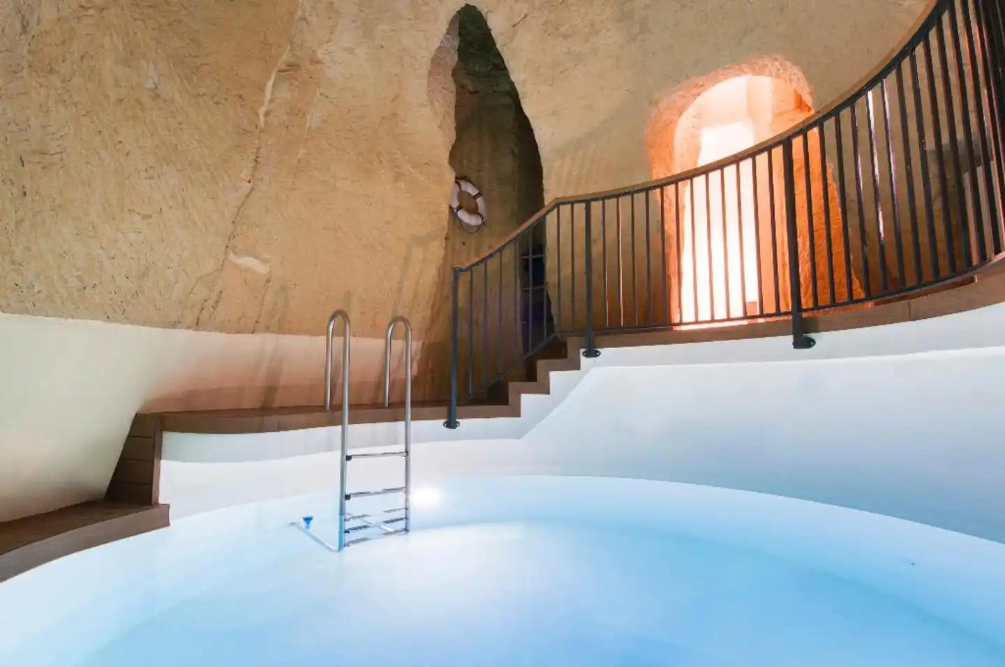 La Falconeria Hallenbad