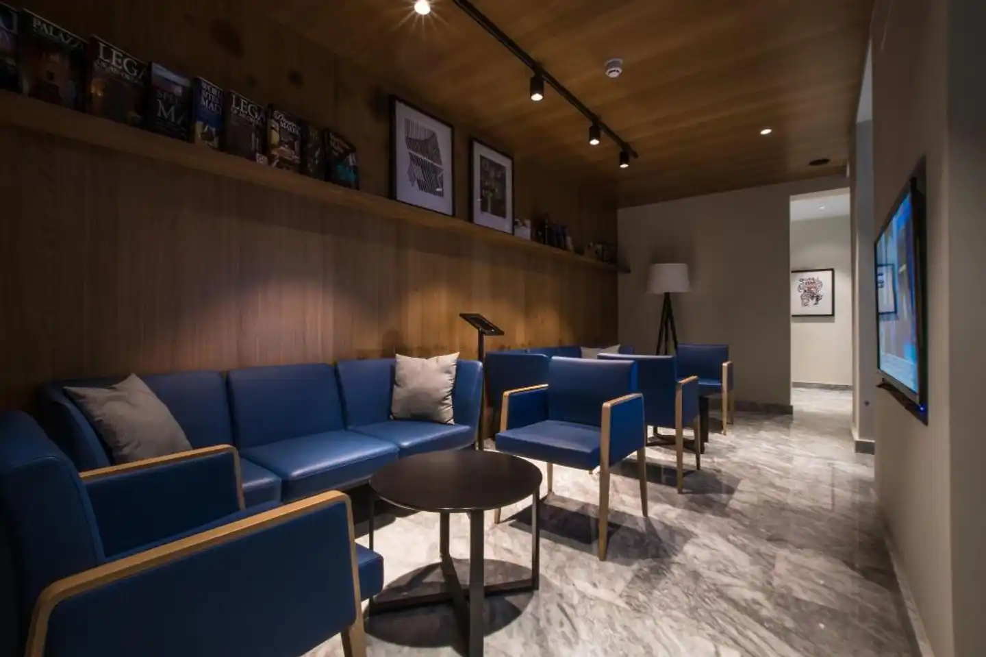 La Falconeria Lobby