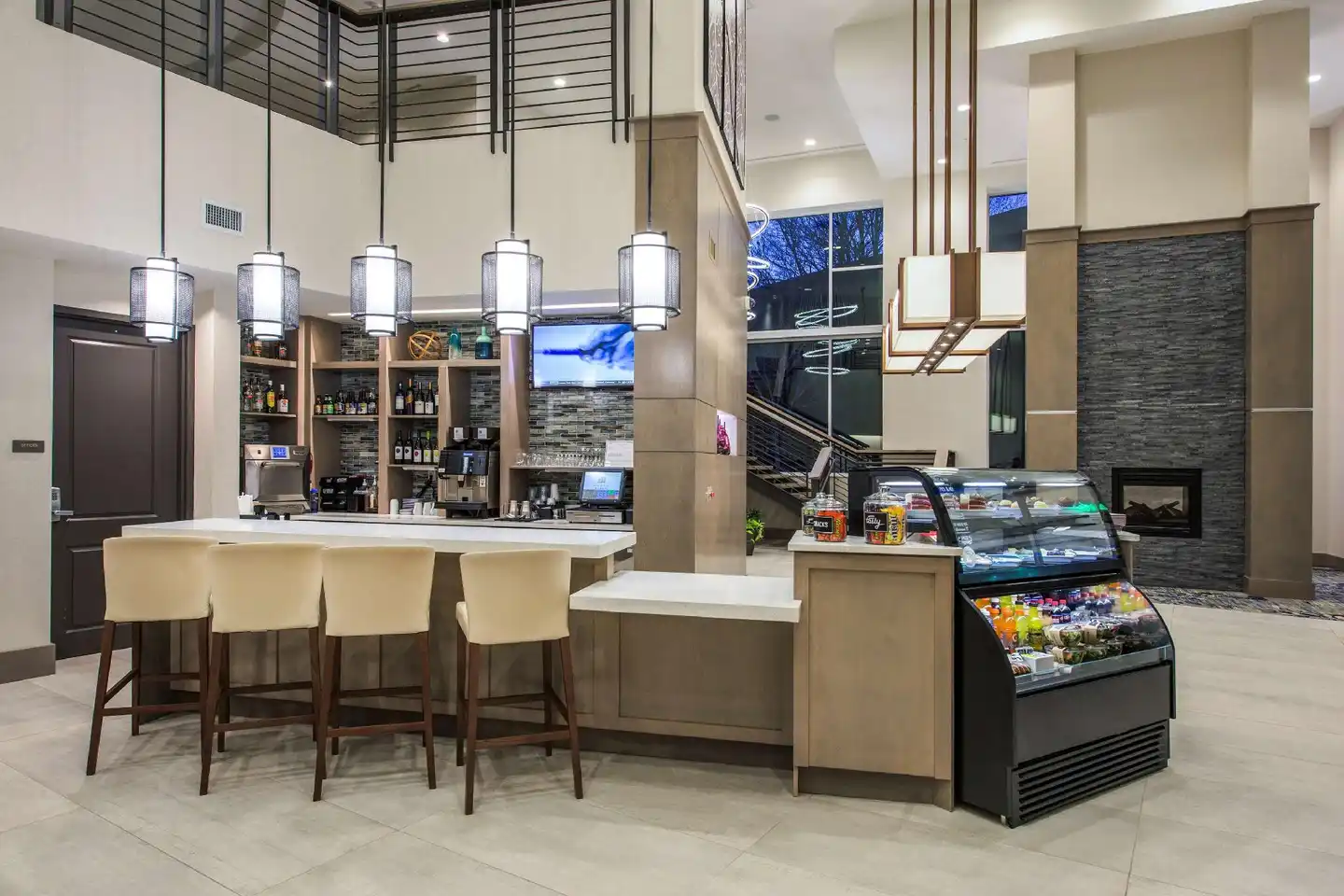 DoubleTree by Hilton Asheville Downtown Bar