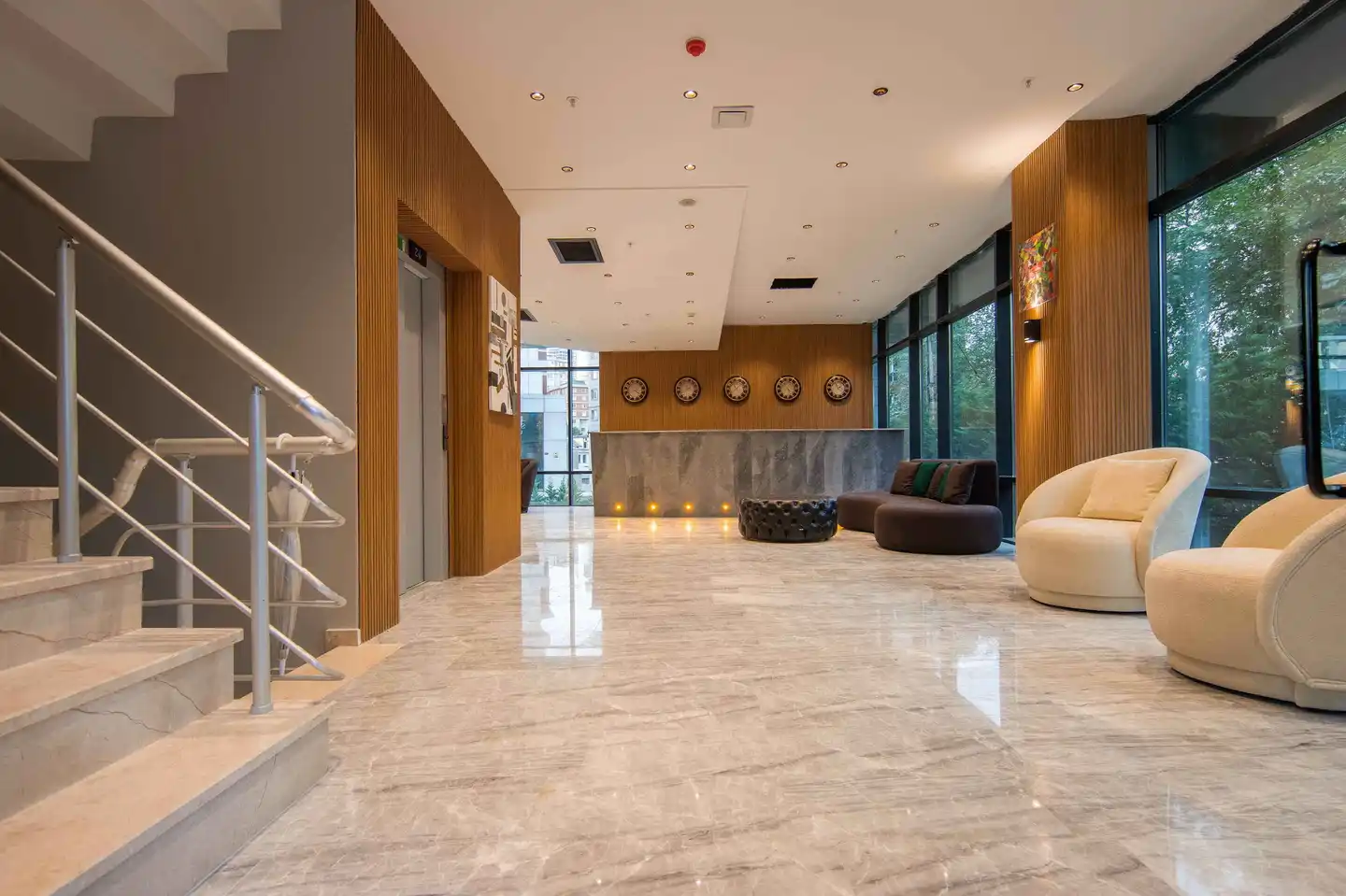 Sherlock Homes Hotels Lobby