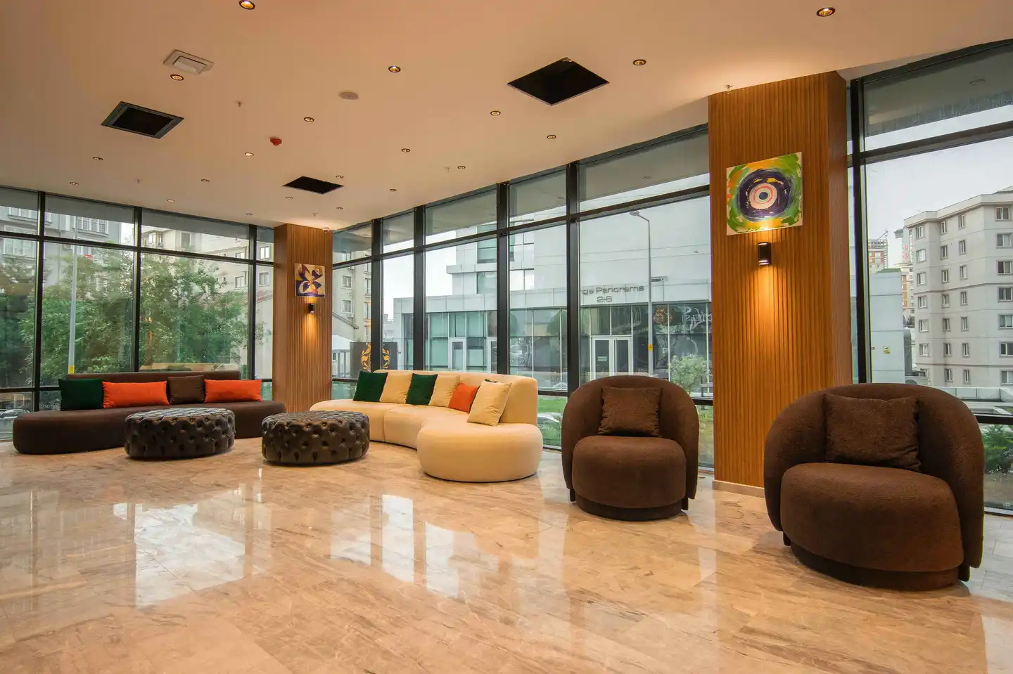 Sherlock Homes Hotels Lobby