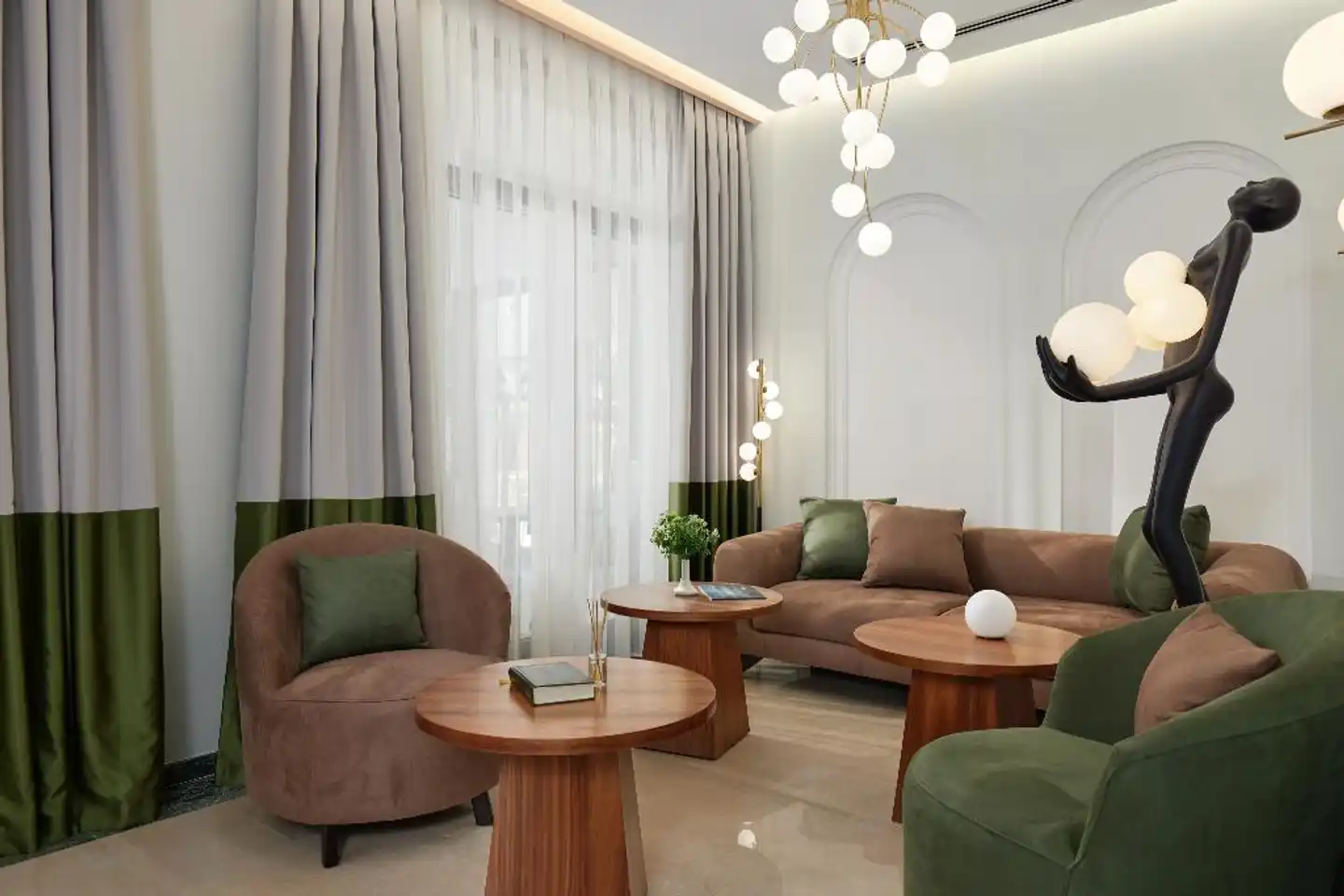 Hotel Diplomat Lobby