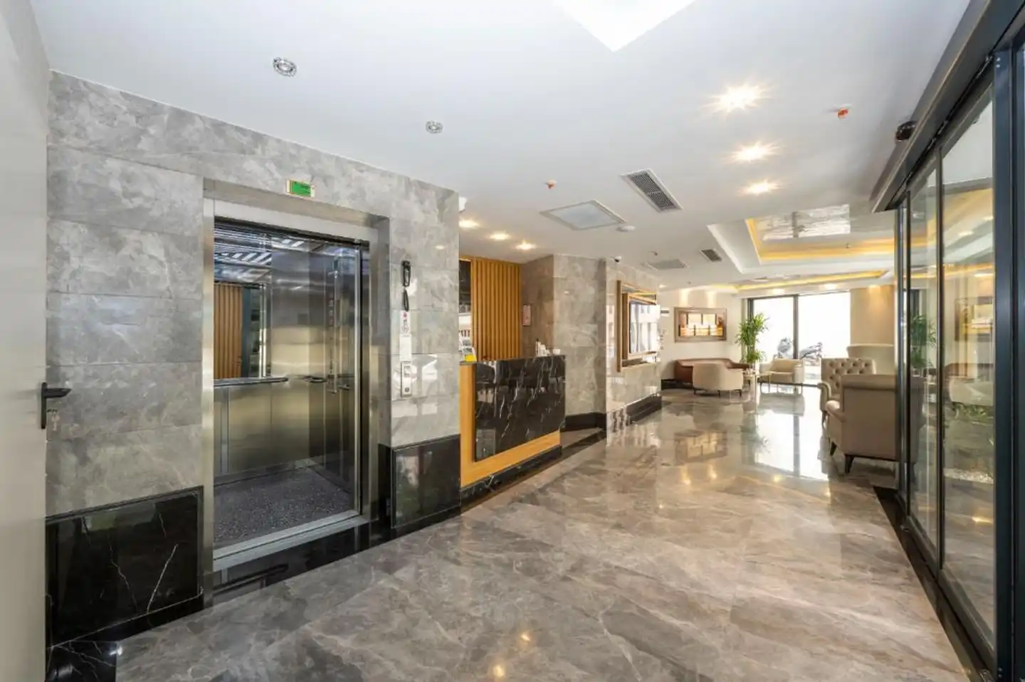 Hotel Ravi Lobby