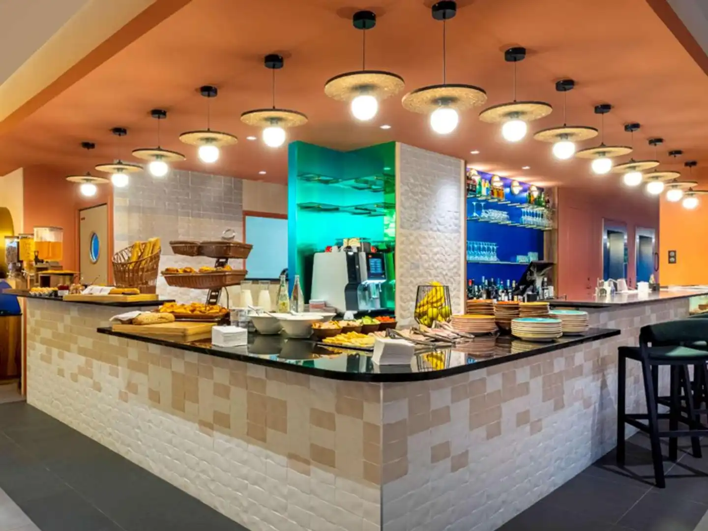 ibis Styles Paris Meteor Avenue d'italie Bar