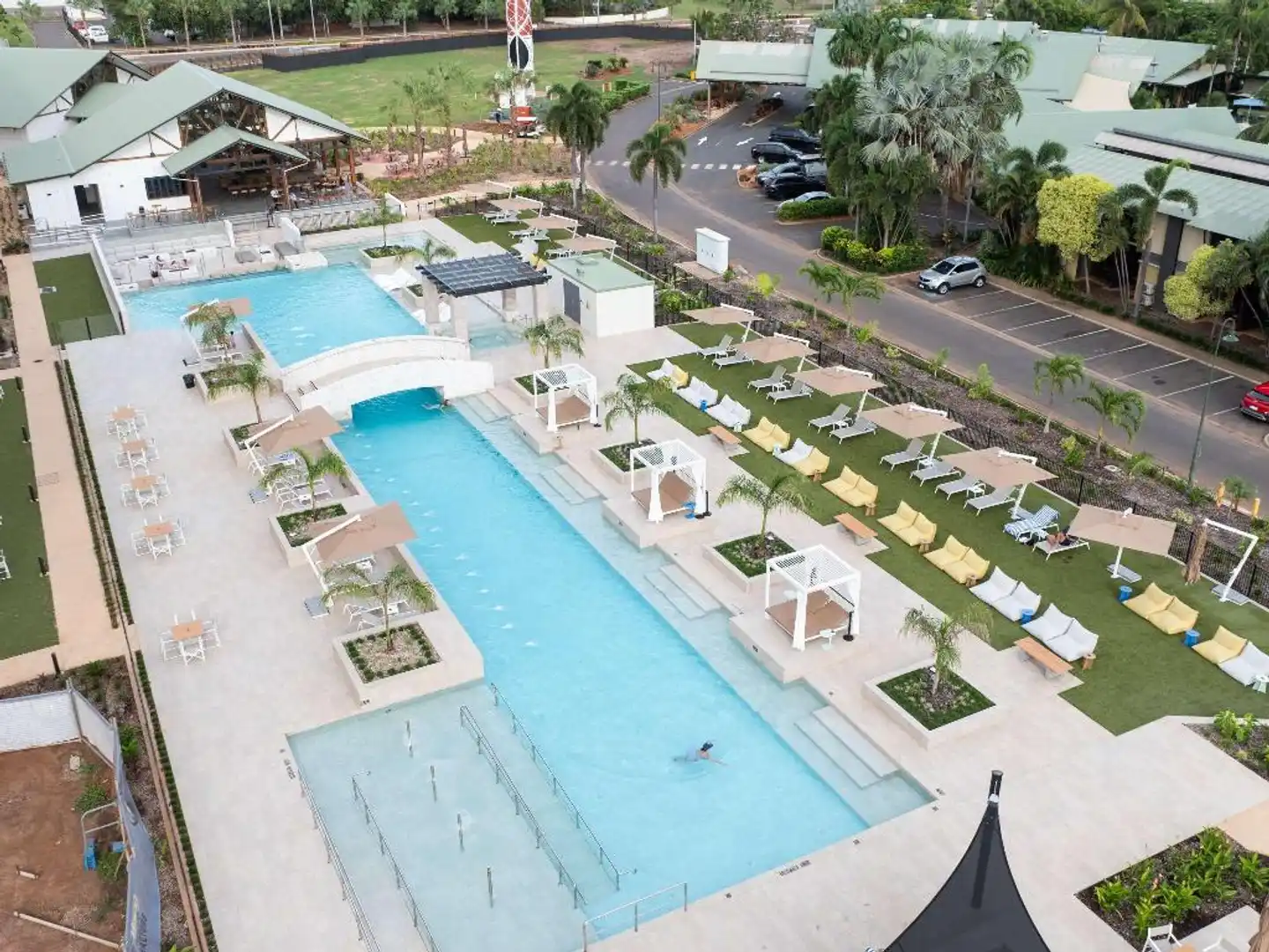 ibis Darwin Airport Hotel Pool