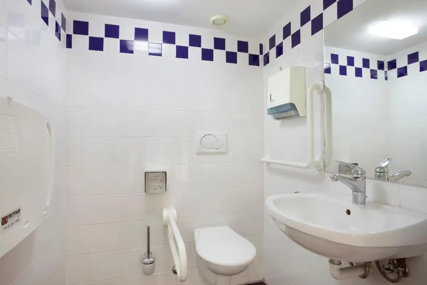 Holiday Inn Express Geneva Airport Badezimmer