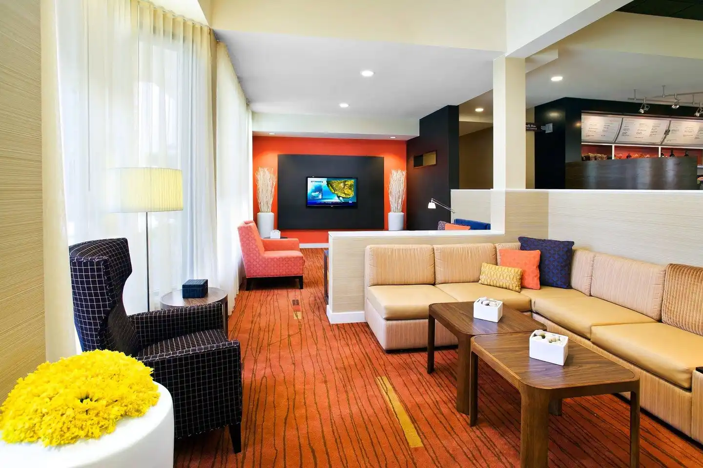 Courtyard by Marriott Fresno Lobby
