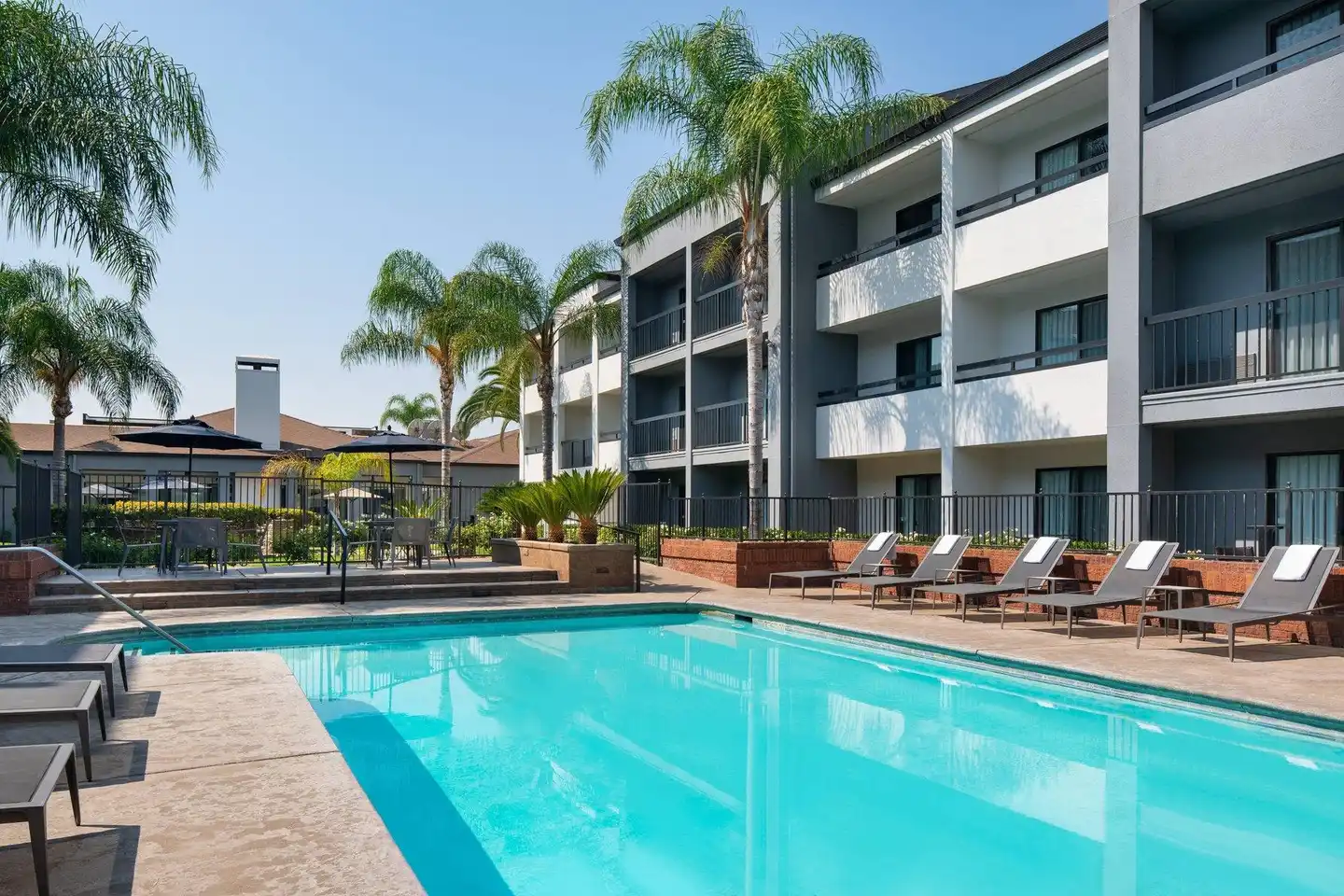 Courtyard by Marriott Fresno Pool