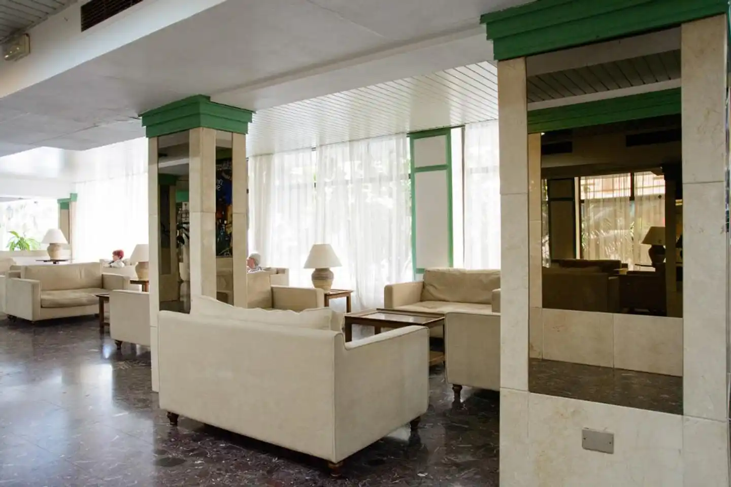 HC Hotel Magec Lobby