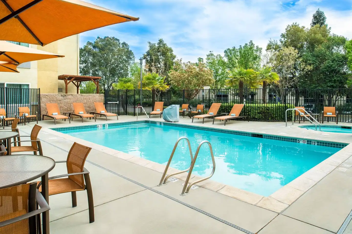 Courtyard by Marriott Sacramento Cal Expo Pool