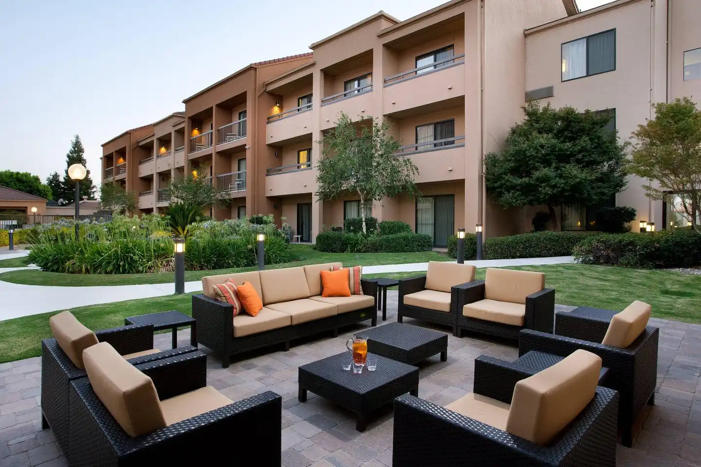 Courtyard by Marriott Bakersfield Terrasse