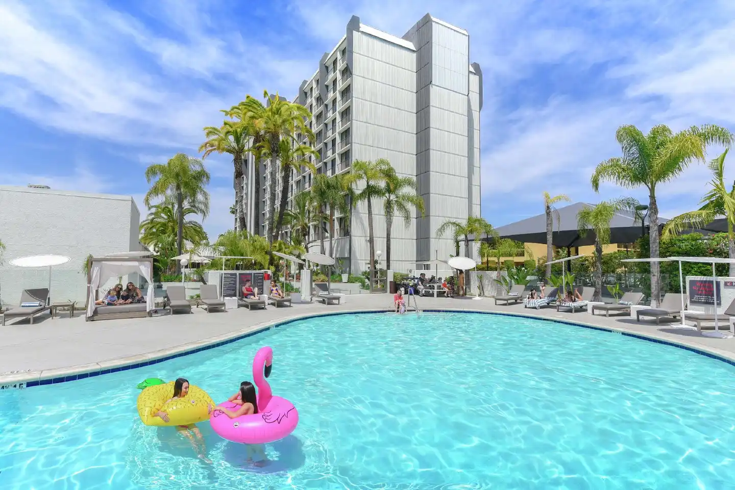 Hilton Irvine/Orange County Airport Pool