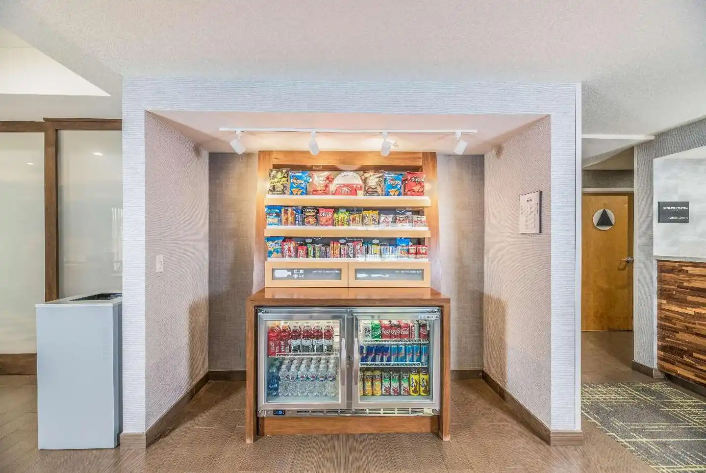 Hampton Inn Oakland-Hayward Lobby
