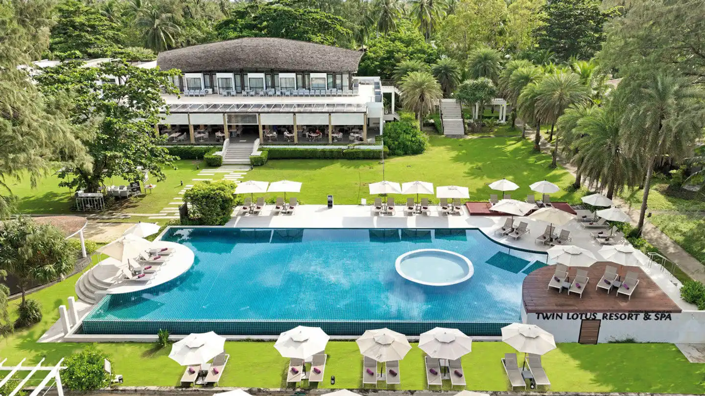Twin Lotus Resort & Spa Pool