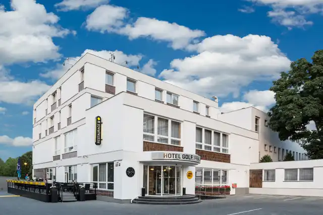 Hotel Golf Aussenansicht