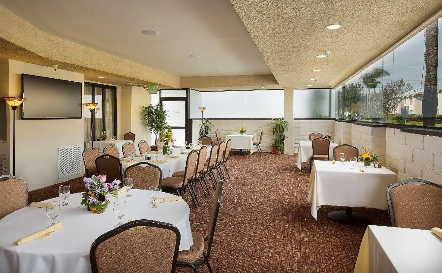Coast Burbank Hotel Restaurant