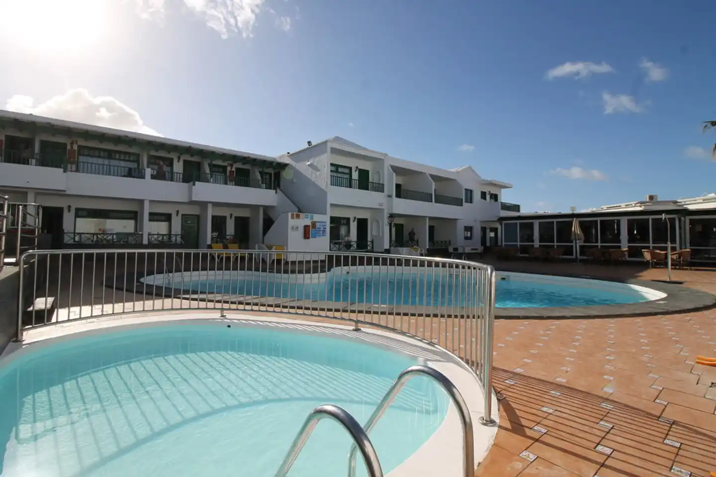 Apartamentos Elena Pool