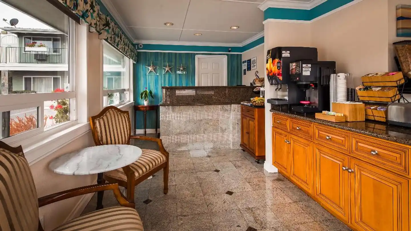 Best Western Tradewinds Lobby