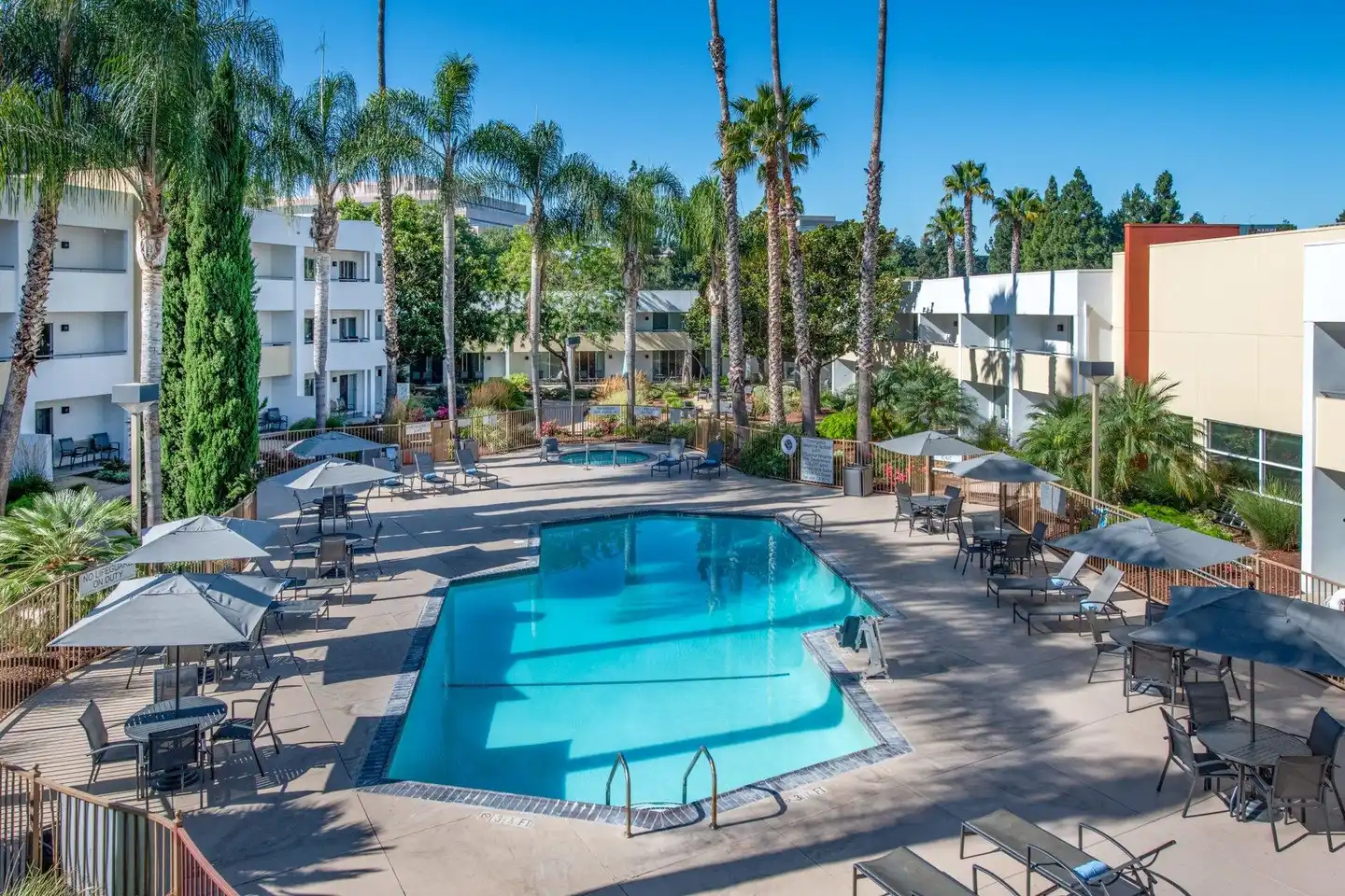 Fairfield Inn & Suites by Marriott San Jose Airport Pool