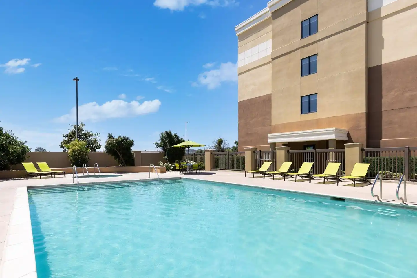 SpringHill Suites by Marriott Fresno Pool