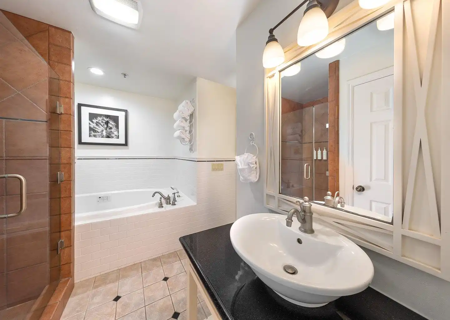 Pelican Inn & Suites Badezimmer