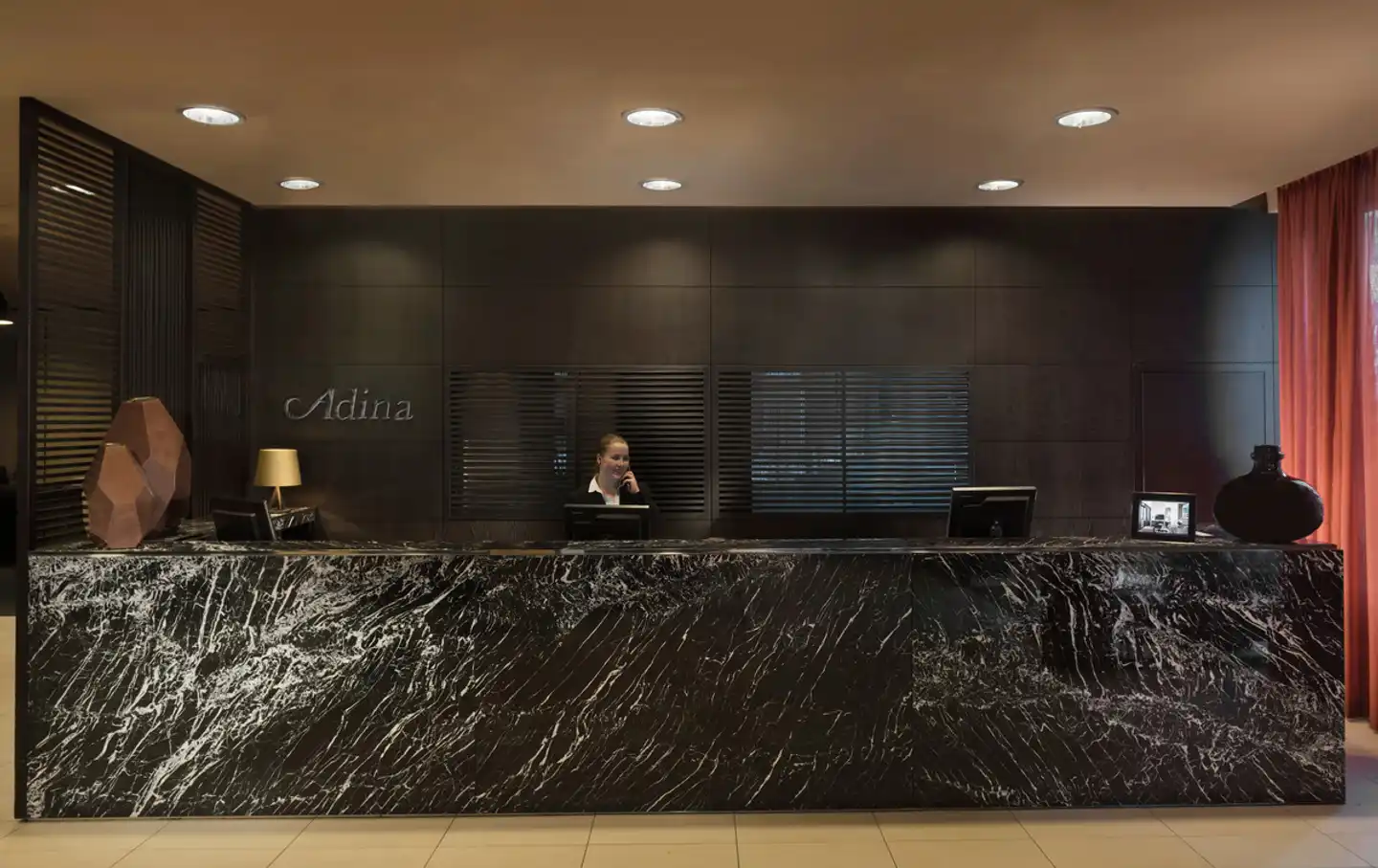 Adina Apartment Hotel Hamburg Michel Lobby