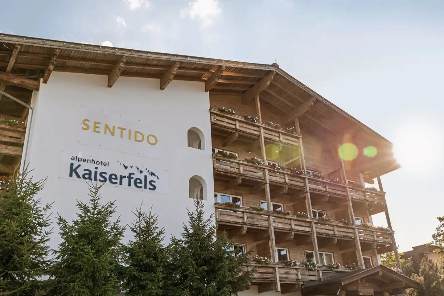 alpenhotel Kaiserfels Aussenansicht