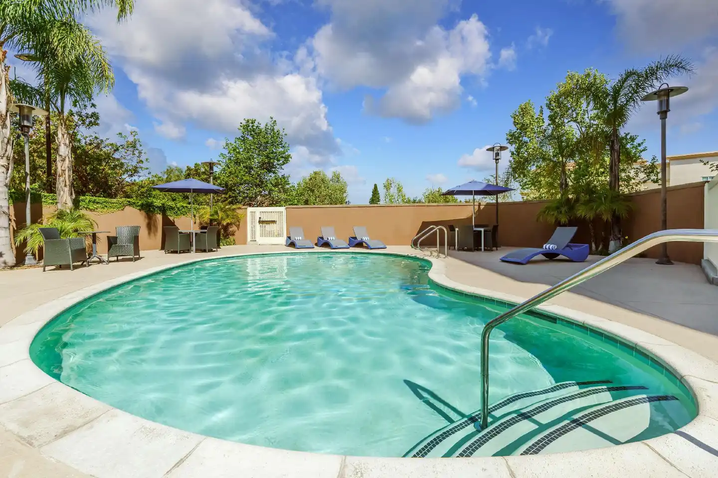 Hampton Inn & Suites Thousand Oaks, CA Pool