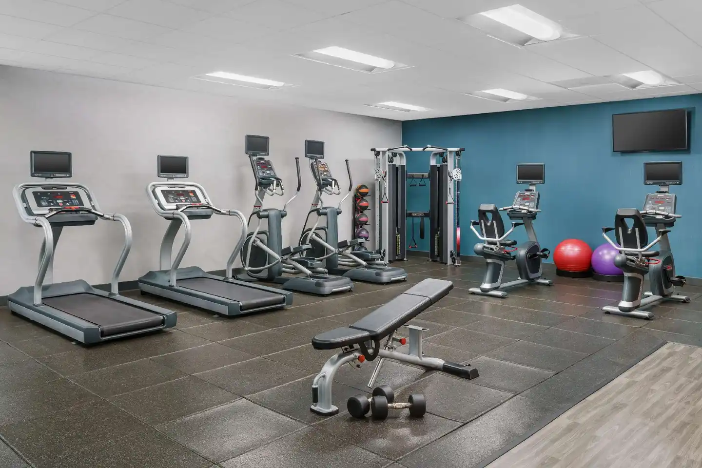 Hampton Inn & Suites Thousand Oaks, CA Sport und Entertainment