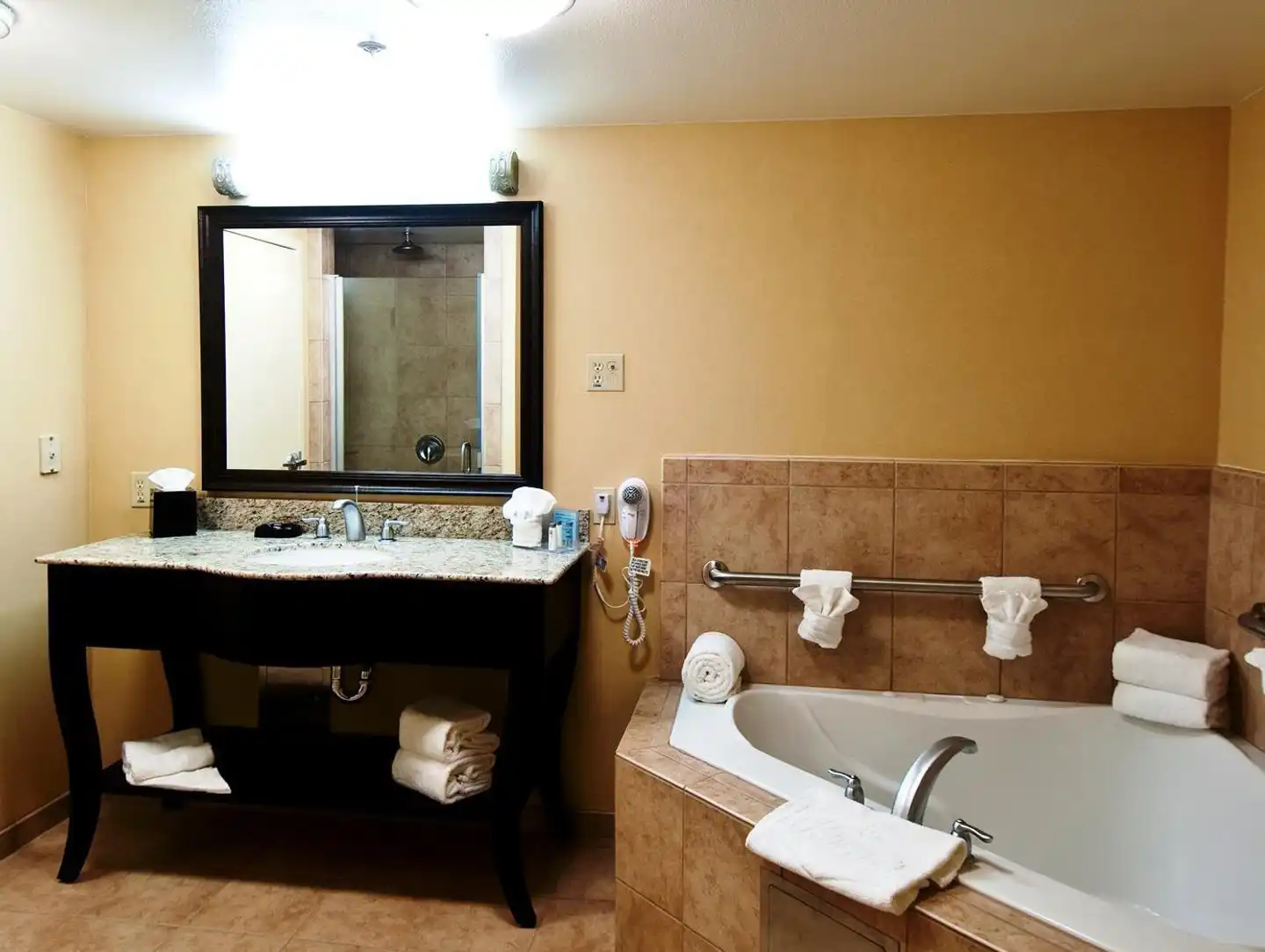 Hampton Inn & Suites Thousand Oaks, CA Badezimmer