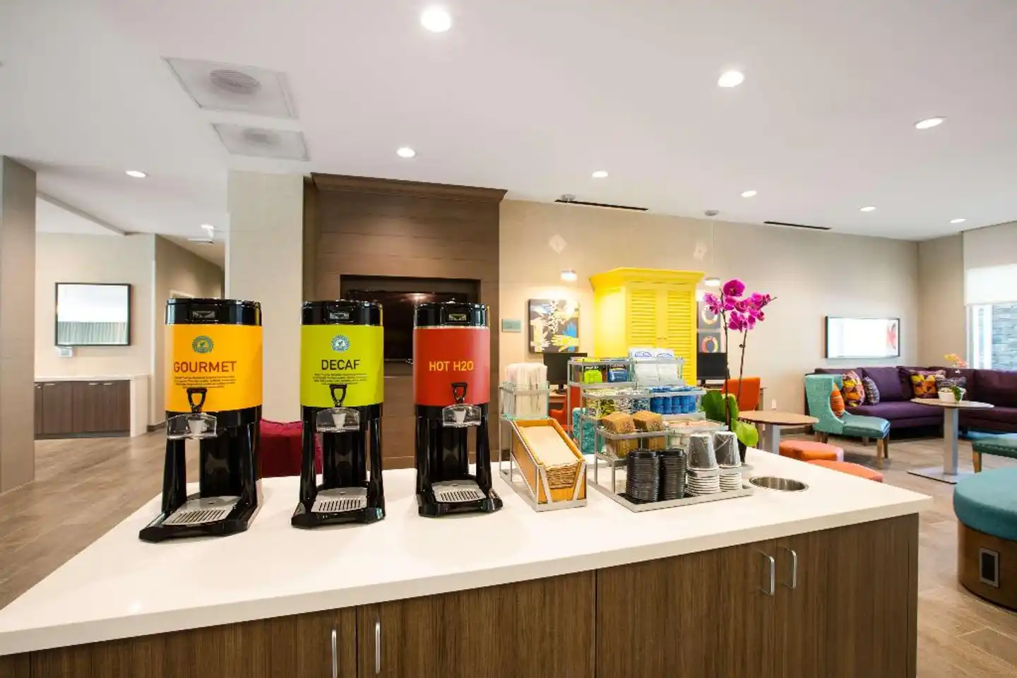 Home2 Suites By Hilton Carlsbad, Ca Bar