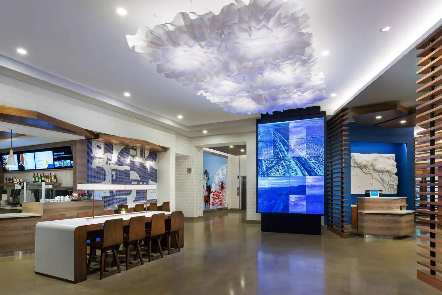 Courtyard by Marriott Santa Monica Bar