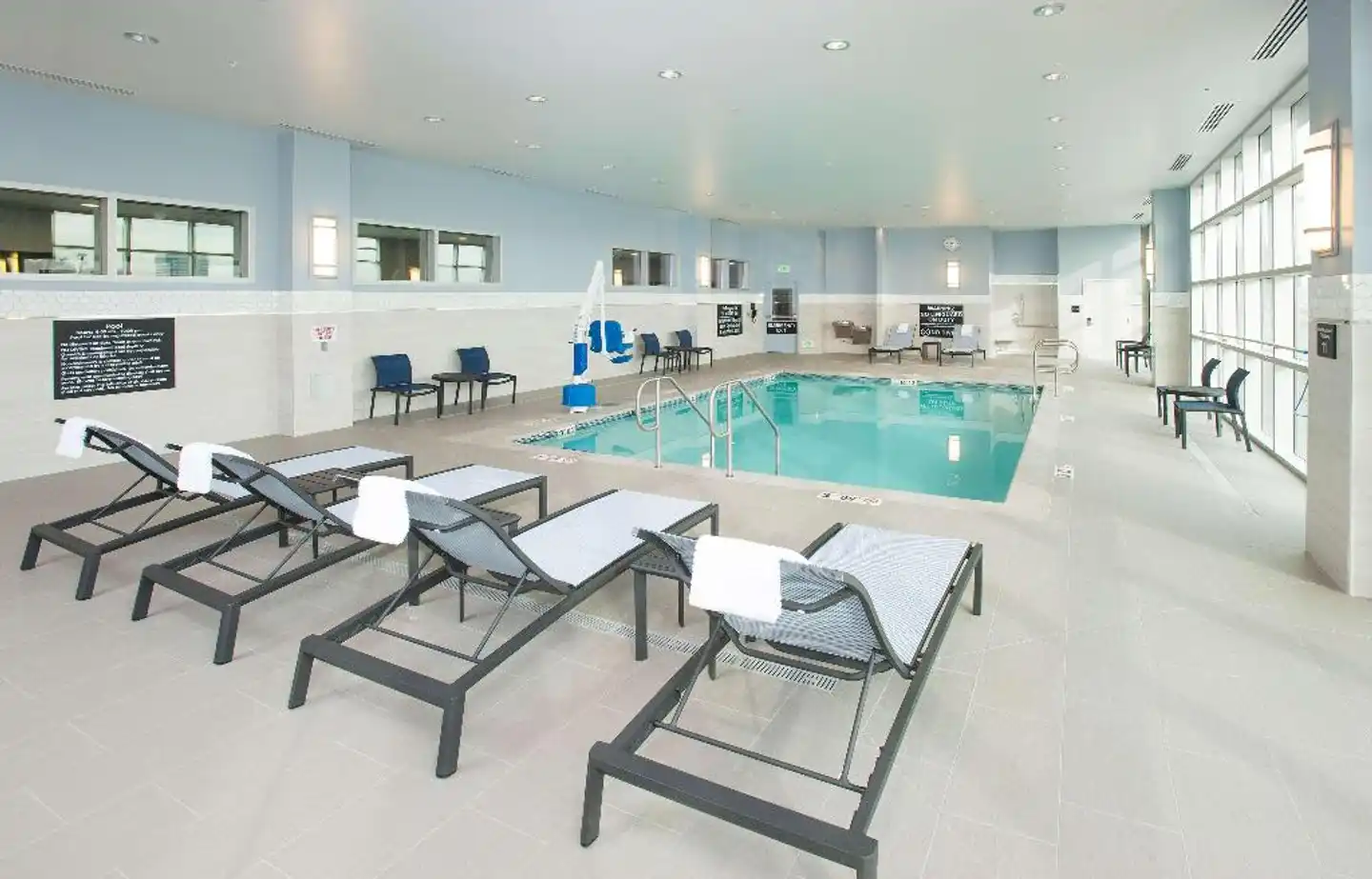 Hampton Inn & Suites LAX El Segundo Hallenbad
