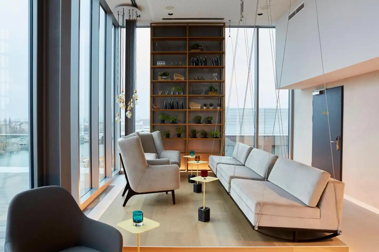 Hotel Indigo Berlin - East Side Gallery Lobby